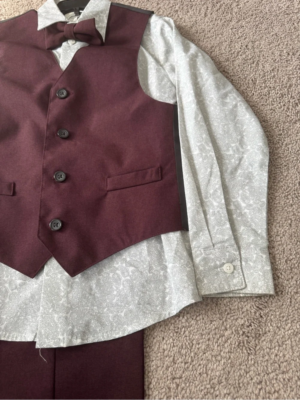 Van Heusen 4 Piece Boys Formal Set Size 7 Pants,Shirt,Vest,Bow Tie Burgundy/Gray